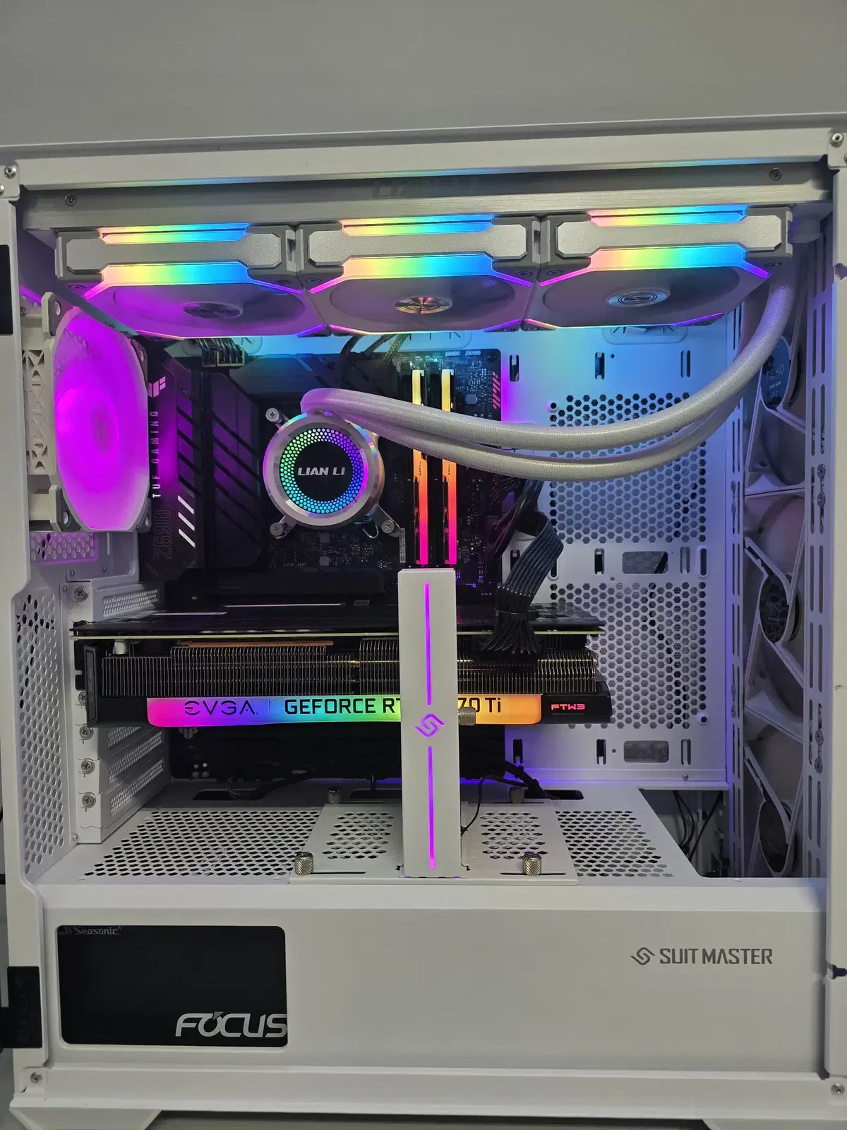 i9 12900KF RTX3070Ti 게이밍 데스크탑 팝니다.
