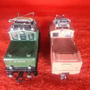 EB형과 ED형 전기 기관차 2대, 작동 확인 완료, HO 게이지