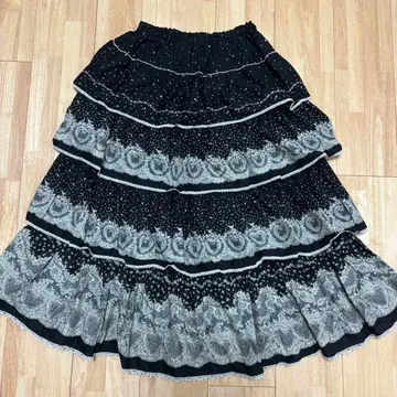 PINK HOUSE/핑크하우스 롱 스커트 플레어 하트 무늬 검정 4단