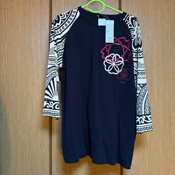 미사용 새상품 CROPPED HEADS 롱T 7부 소매