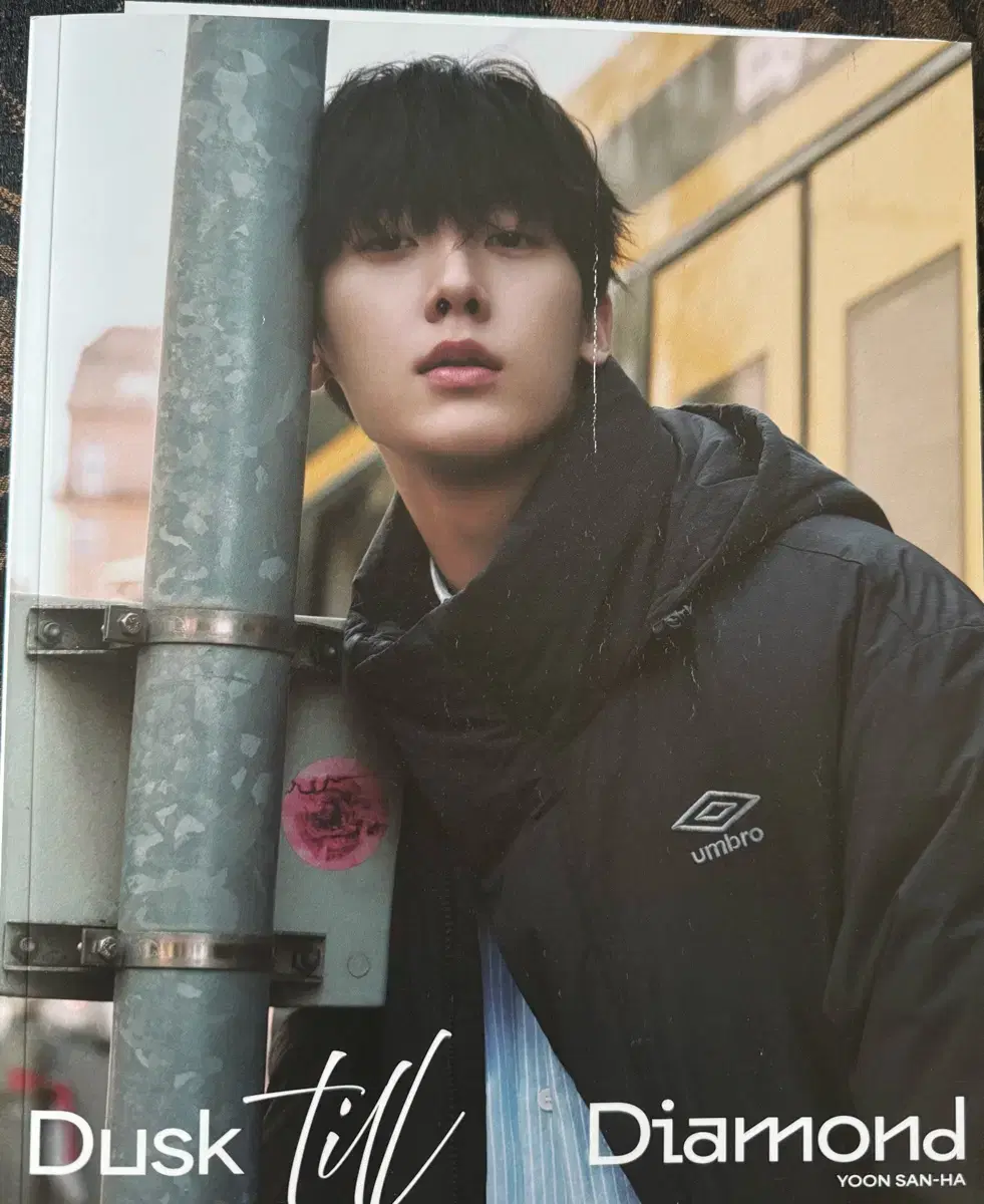 윤산하 화보집 엄브로 포토북