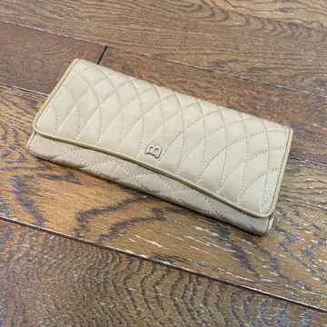 퀼팅 베이지 장지갑 이탈리아제 발리