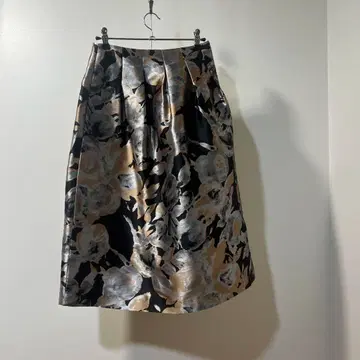 EFFE 플레어 스커트 꽃무늬 무릎 기장 검정 그레이 베이지 36