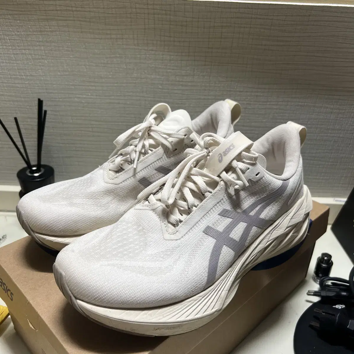 ASICS Nova Blast 4 LE 275