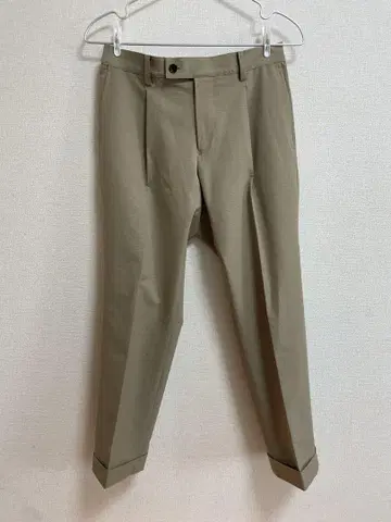 스트라스부르그 베이지 플리츠 슬랙스 밴딩(남성용 S사이즈)