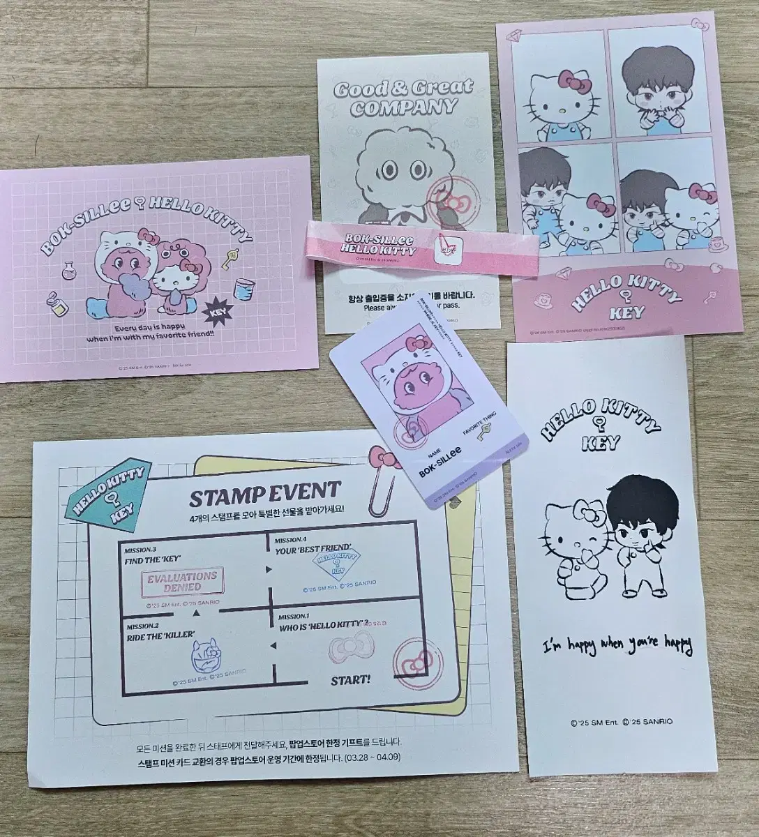Shinee key The Hyundai Hello Kitty pop up Entrance pre-order benefit Full set