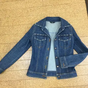 베네피트 스터드 장식 진한 데님 자켓