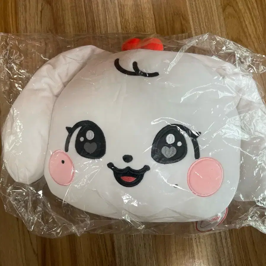 Minive CHERRY メガクッション Amazon.co.jp: ive ウォニョン CHERRY minive メガクッション