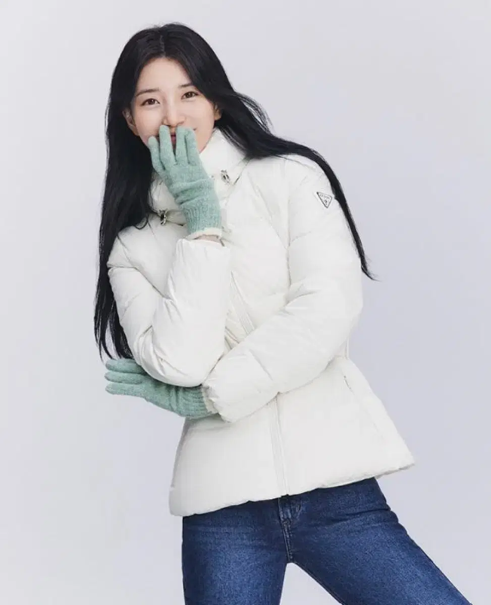 게스 수지 패딩 바디컨시어스 벨티드 숏 구스
