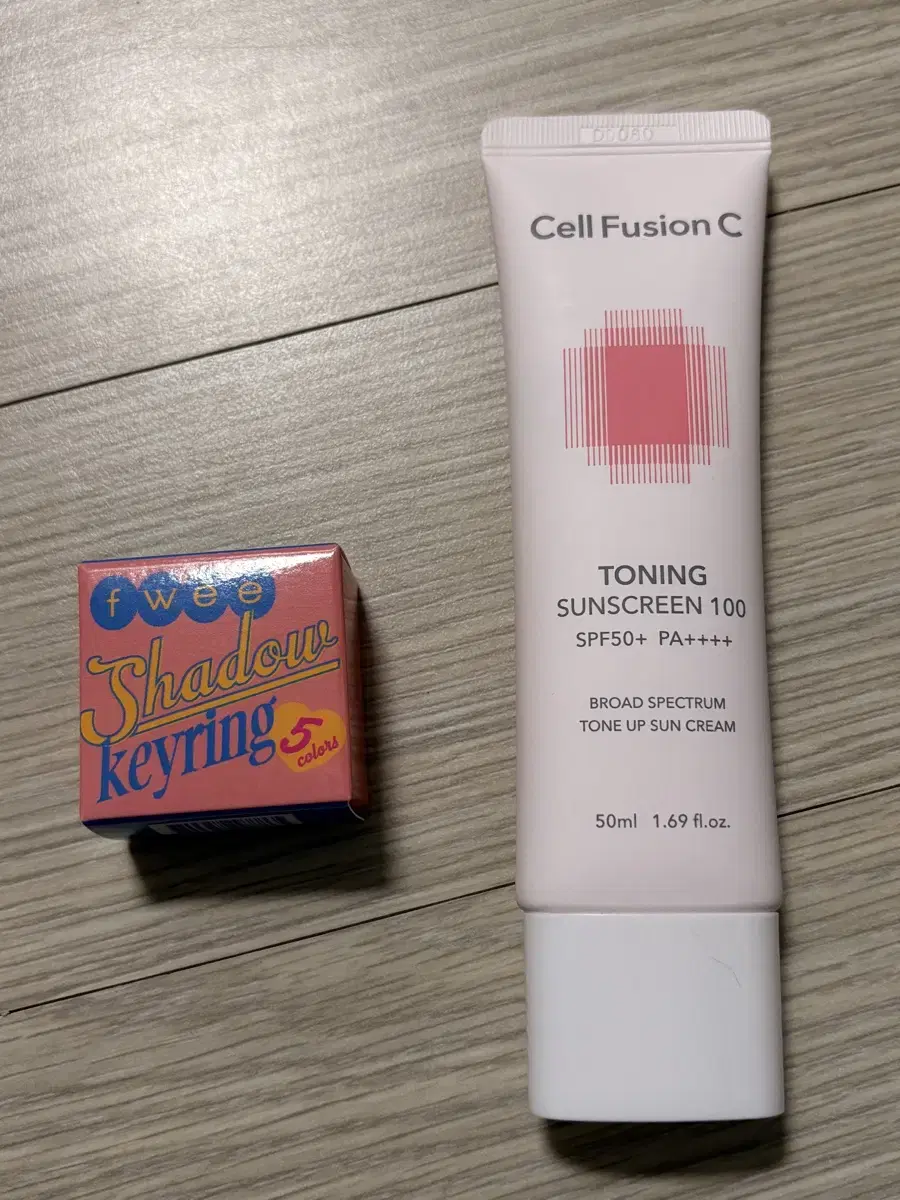 [New Product] CELLFUSION C Toning Sunscreen 50ml + FEU Shadow Keyring
