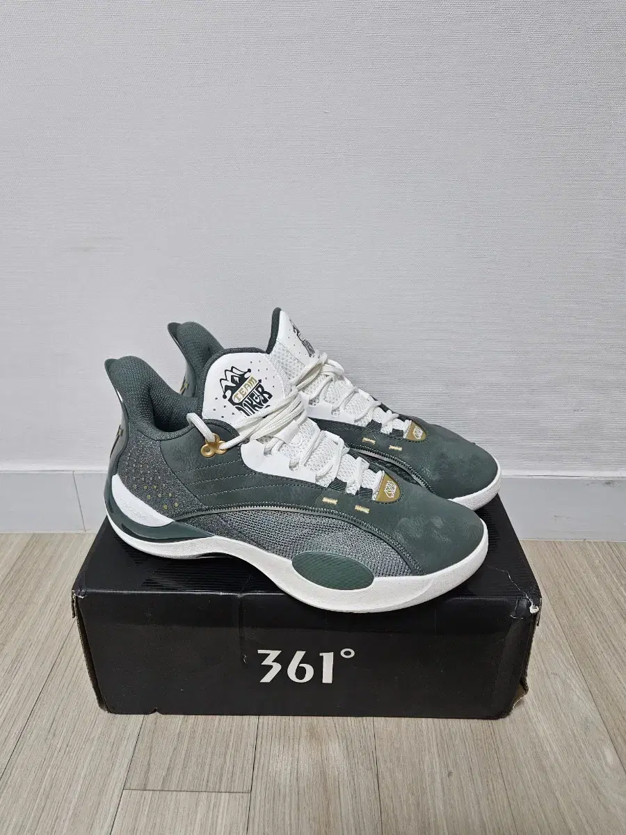 [275,us9.5] 361도 joker 1 team