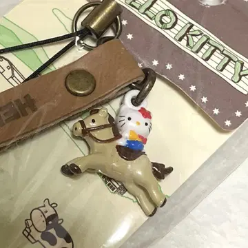 초레어! 레어! 산리오 키티 목장 스트랩 레트로