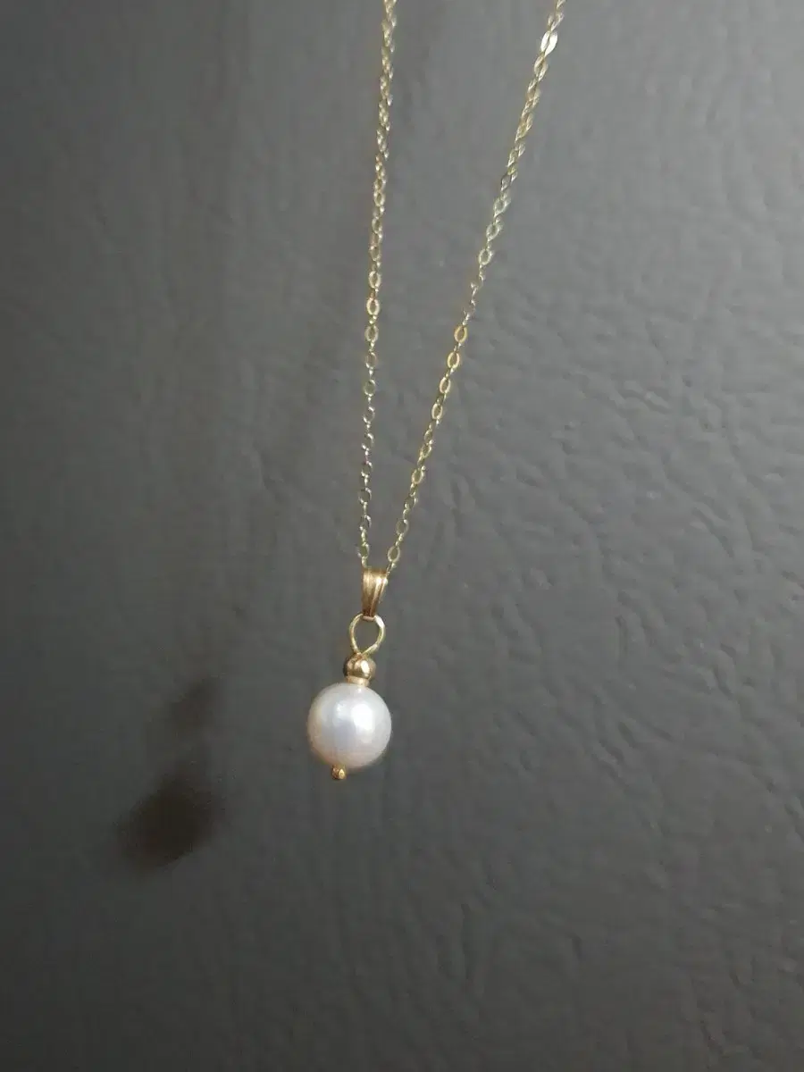 Silver freshwater pearl necklace