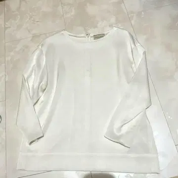 컨디션 최상 유나이티드 애로우즈 새틴 광택 티셔츠 36
