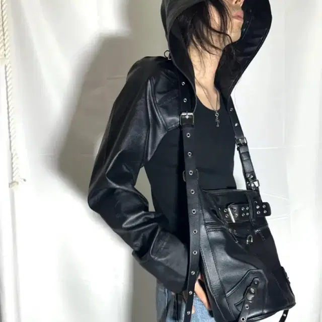 icehysteric 볼레로 후드 블랙