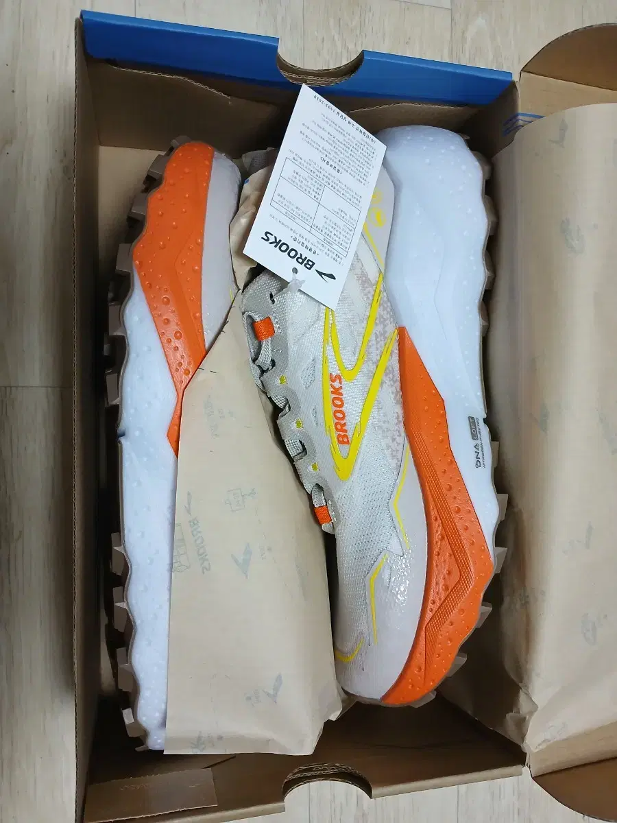 브룩스 칼데라 7 새상품 265