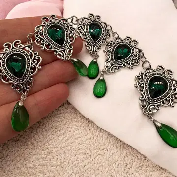 에메랄드 그린 크리스탈 빅토리아 스타일 목걸이