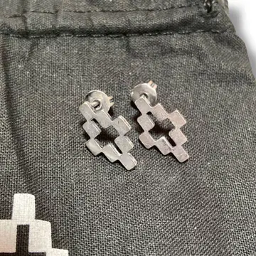 Marcelo Burlon 마르셀로 바론 크로스 귀걸이 양쪽 귀용