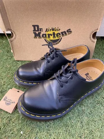 미사용 Dr. Martens 3홀 신발 1461W 11837002
