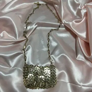 파코 라반의 마이크로 숄더 백