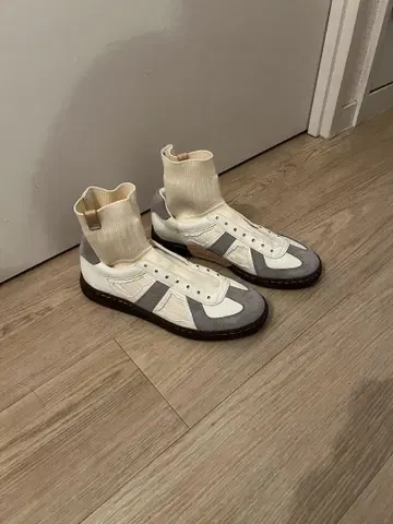 FOOT INDUSTRY 삭스 스니커즈 크림