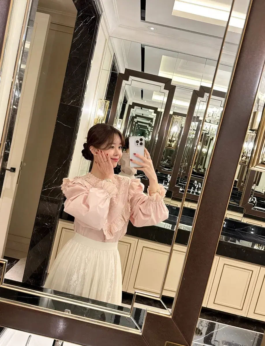 바이씨니 핑크 레이스 블라우스:)