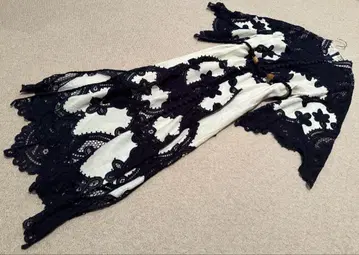 ZIMMERMANN 엘레강트한 네이비와 화이트 레이스 원피스 사이즈 1