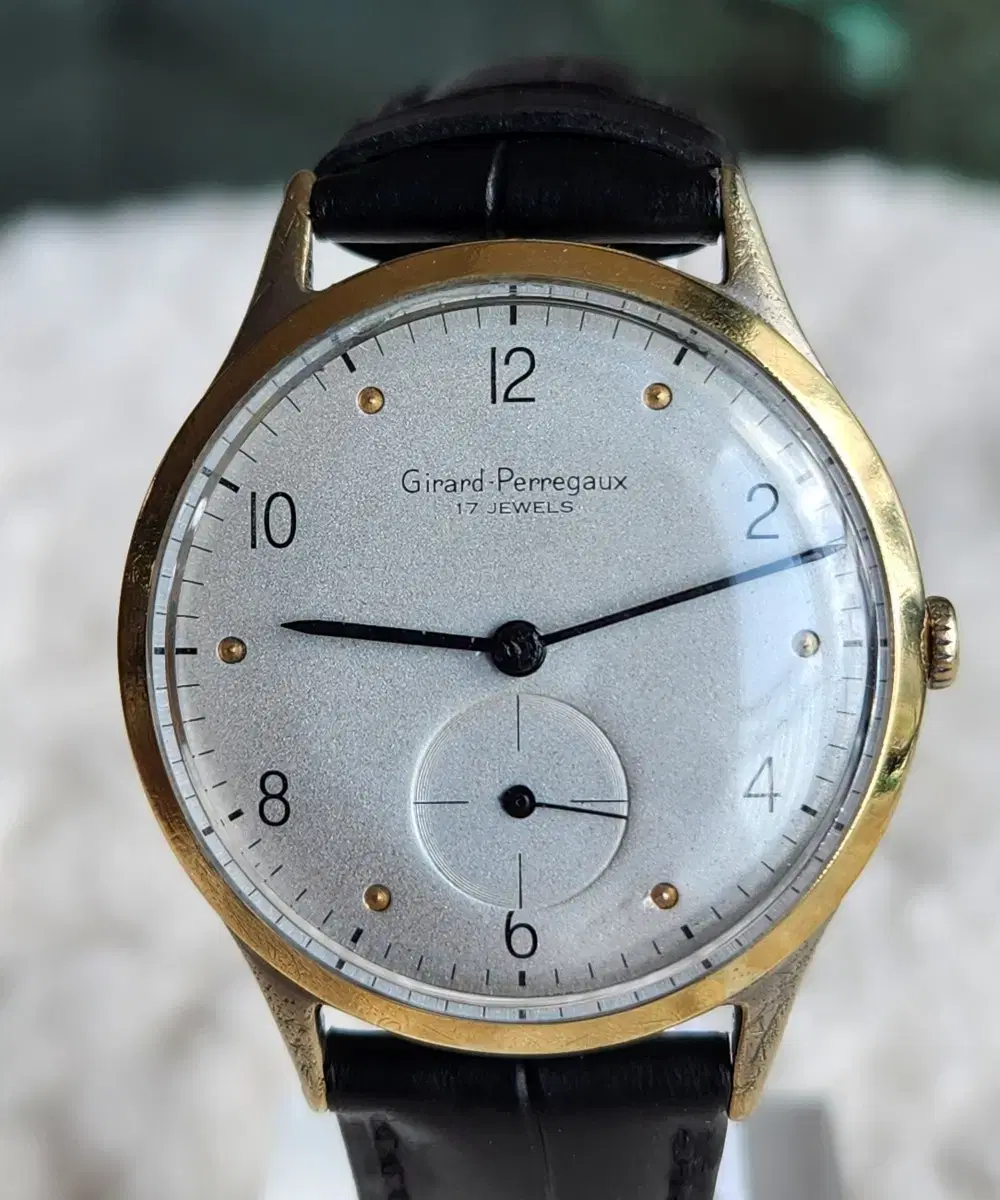 # 249 ) Girard-Perregaux Hand-Wound Vintage