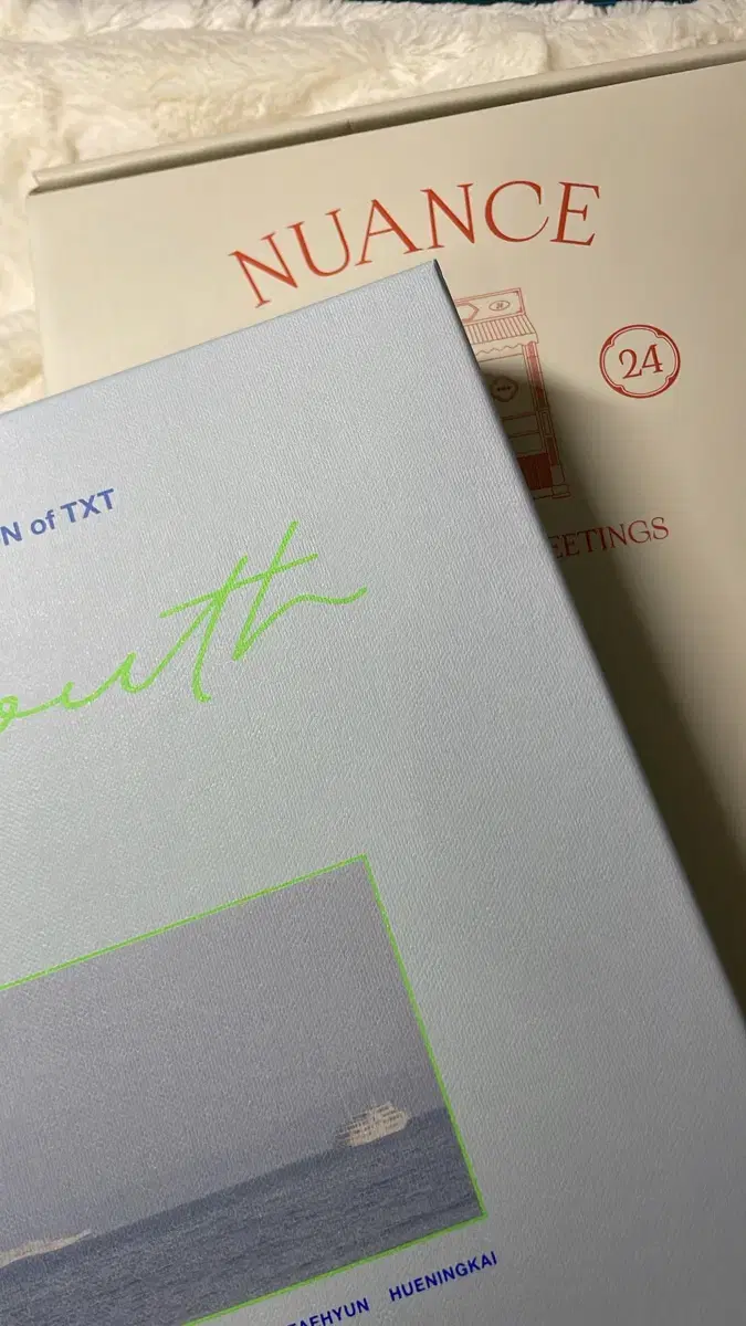 TXT seasons greetings, U.S.S.S. Sell