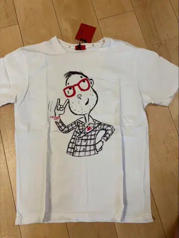 새상품 이자이아 티셔츠