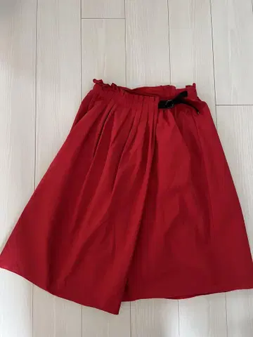 INED 빨간 플리츠 스커트 허리밴딩 벨트 포함