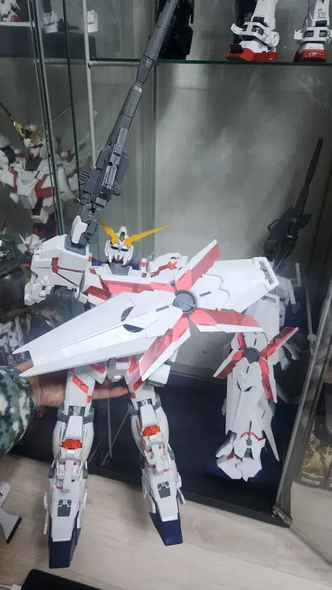 unicon, a mega-sized Gundam