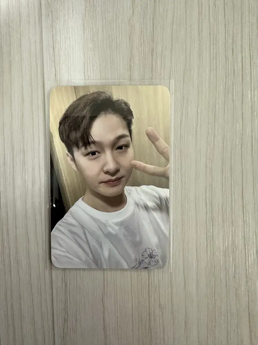 이창섭 포카