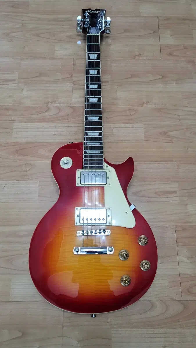 Electric guitar in good condition