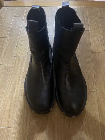 OUAT MORCE SPACE BOOTS 43