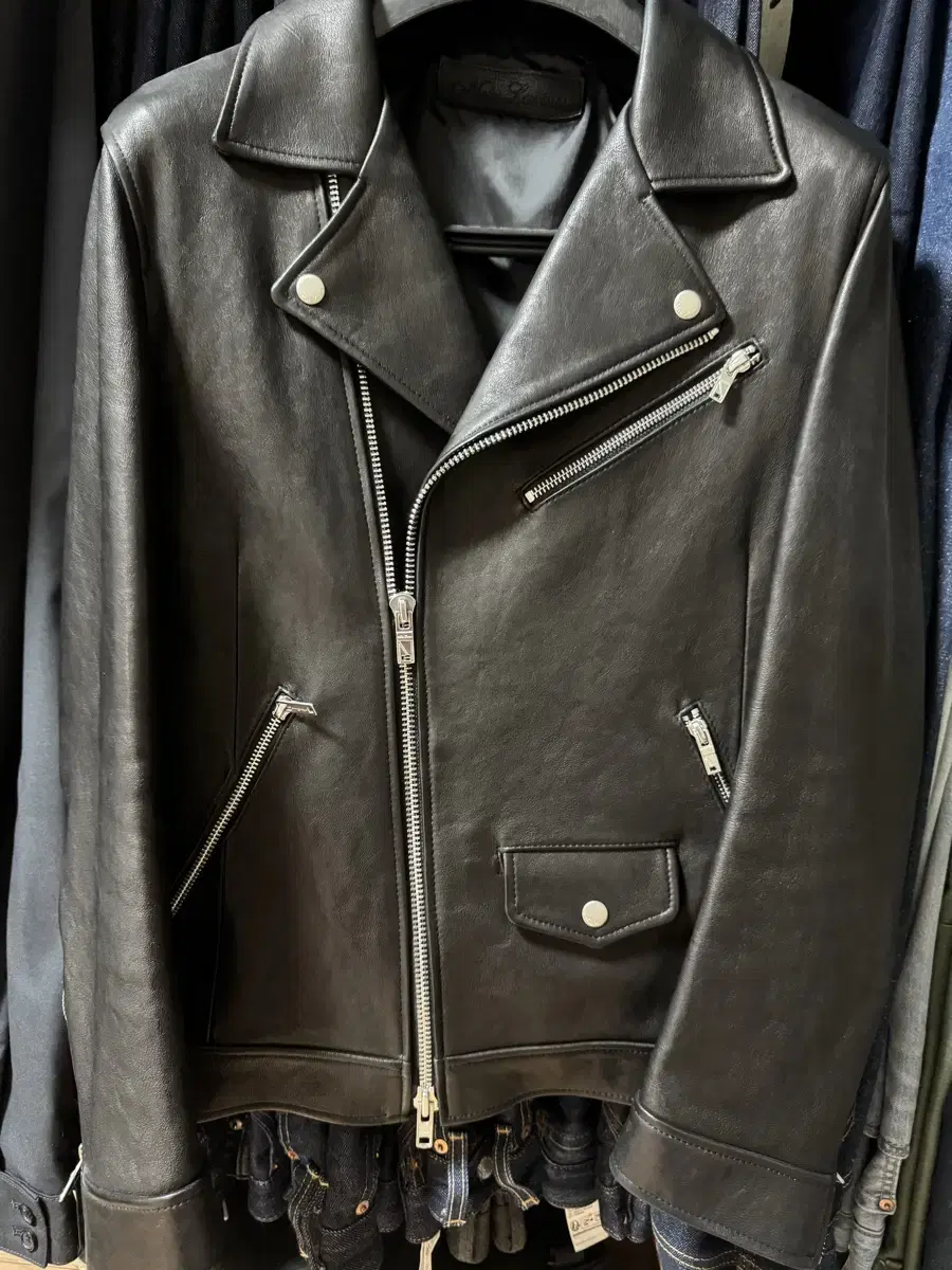 (46) Noir Ramerme's rider jacket
