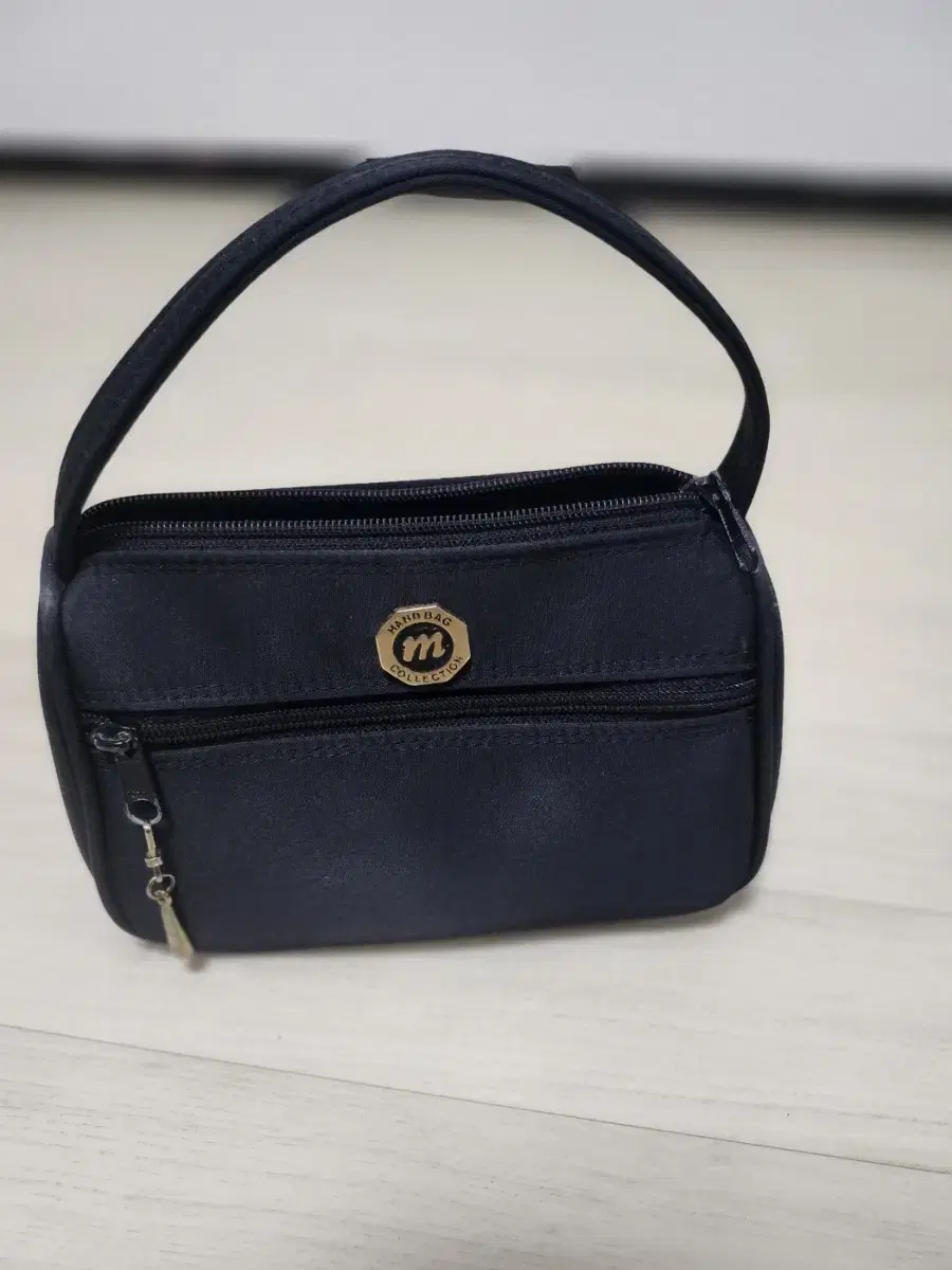 Handbag pow