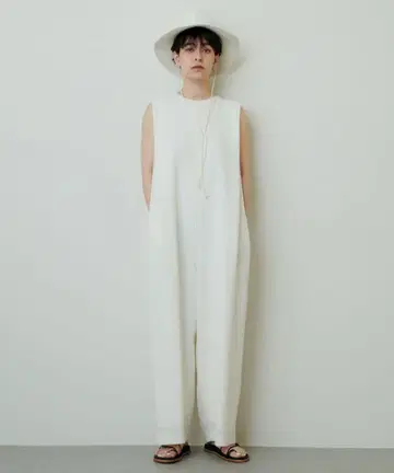 이중직 슬리브리스 점프수트 윔 가젯