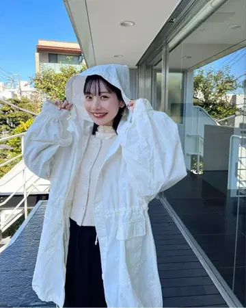 히나리 볼륨 슬리브 스노우 후드티 코트 화이트