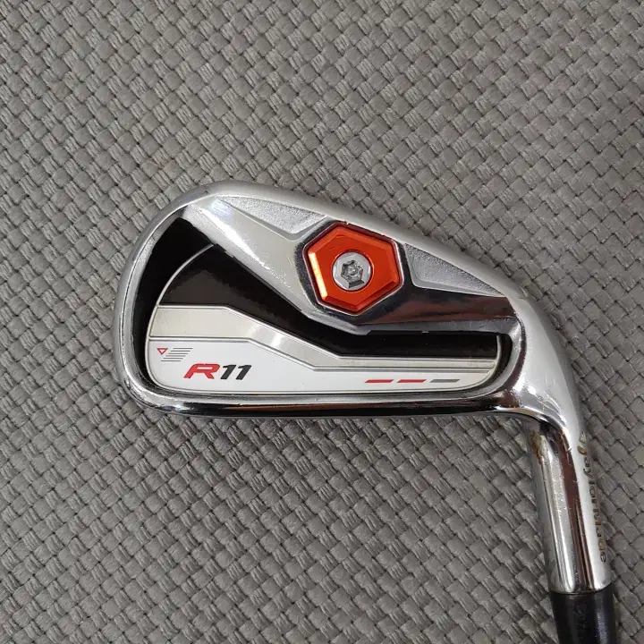 Good condition TaylorMade R11 4-iron DG X100