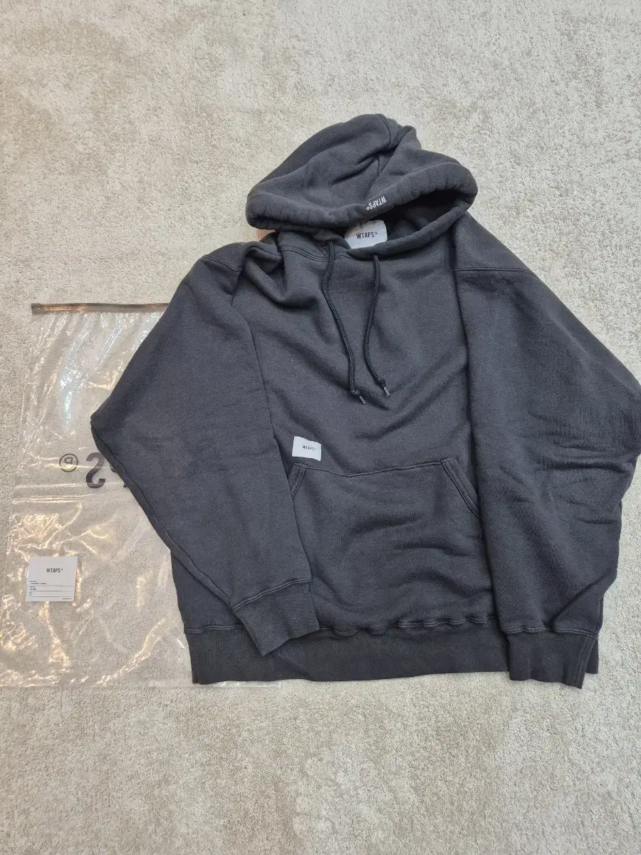 WTAPS 22ss 블랭크 후드티 블랙 (2사이즈)