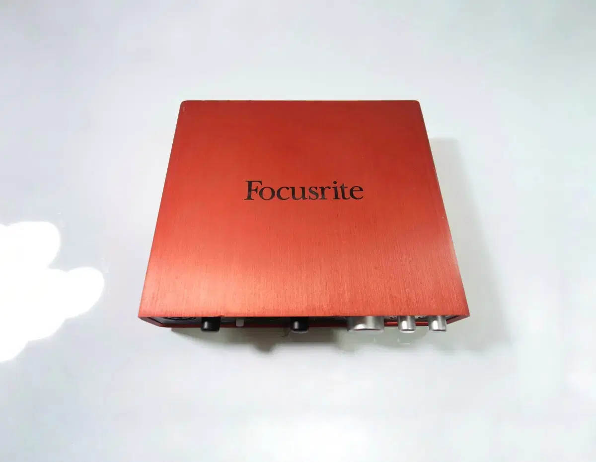 포커스라이트 스칼렛 6i6