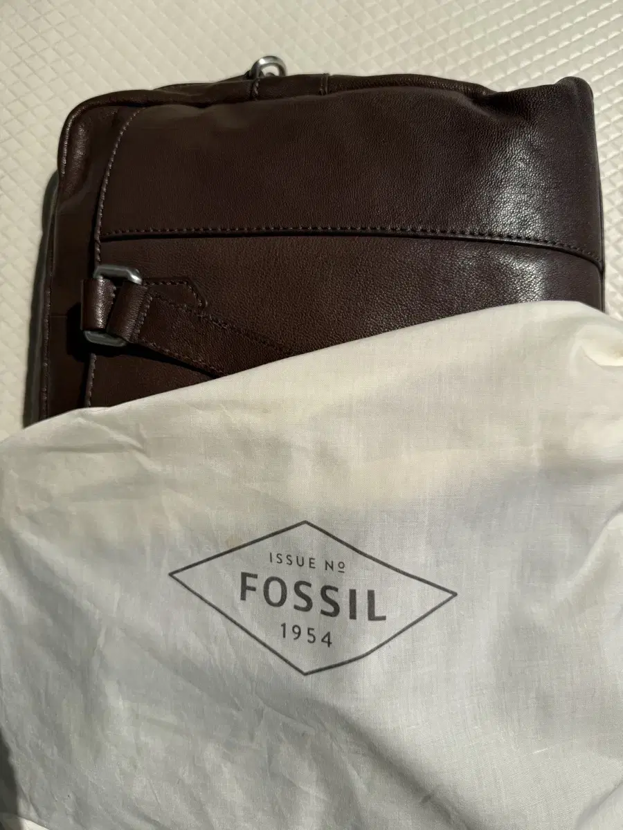 파슬 FOSSIL 소가죽 남성서류가방 (15인치 노트북)