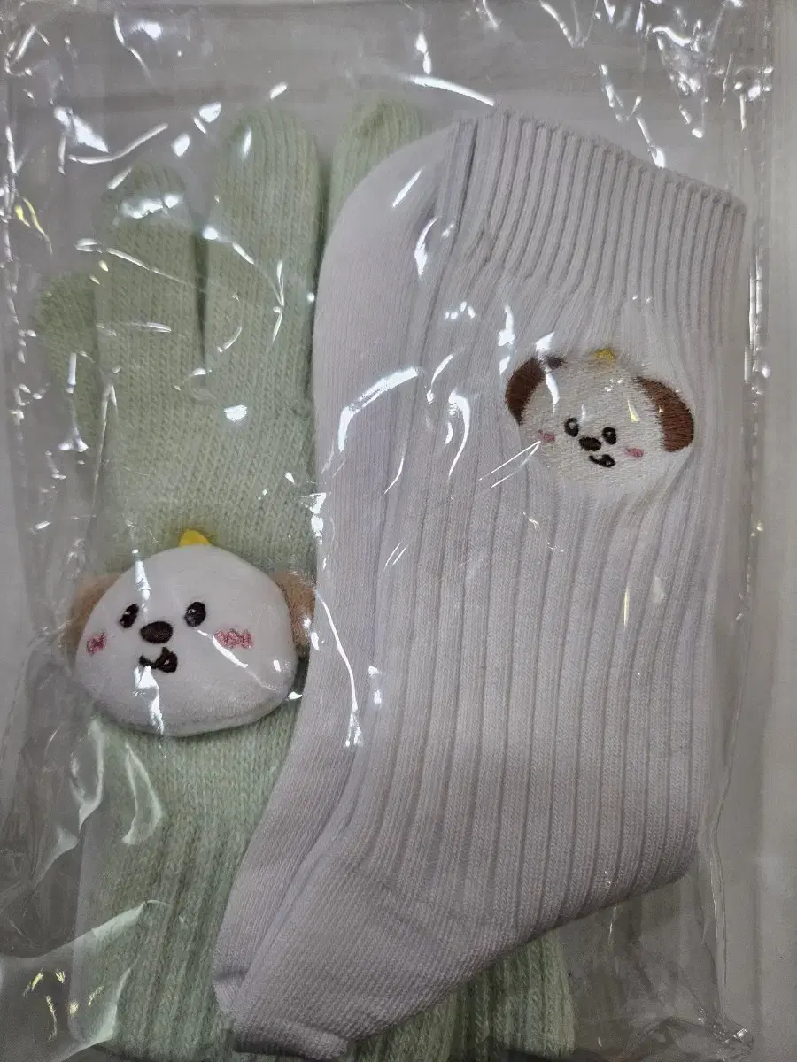 라이즈 멍룡이 장갑, 양말