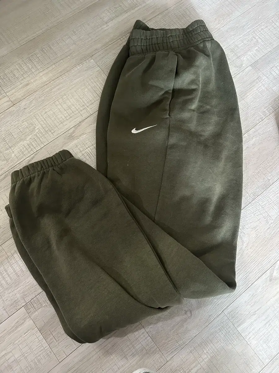 나이키 기모 조거팬츠 카키