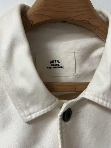 outil (우티) 몰스킨 코트