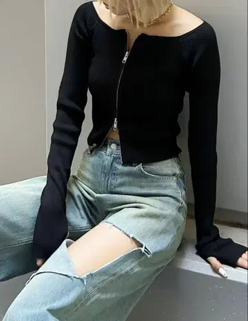 프론트 지퍼 오프숄더 니트탑