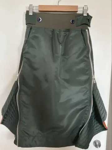 Sacai MA-1 지퍼 스커트 카키색 사이즈 0