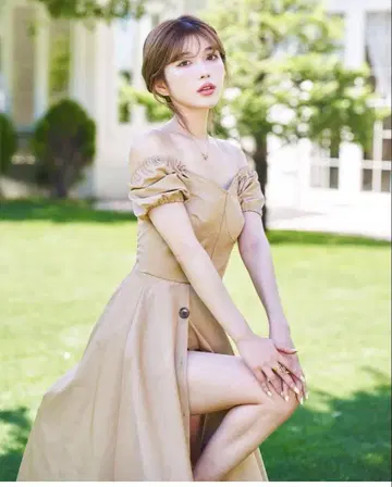 볼륨 플레어 트렌치 원피스 Darich