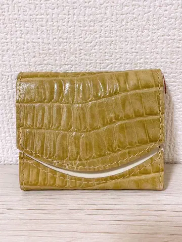 쿠아트로 갓츠 페케뇨 천연 가죽 작은 푹신푹신